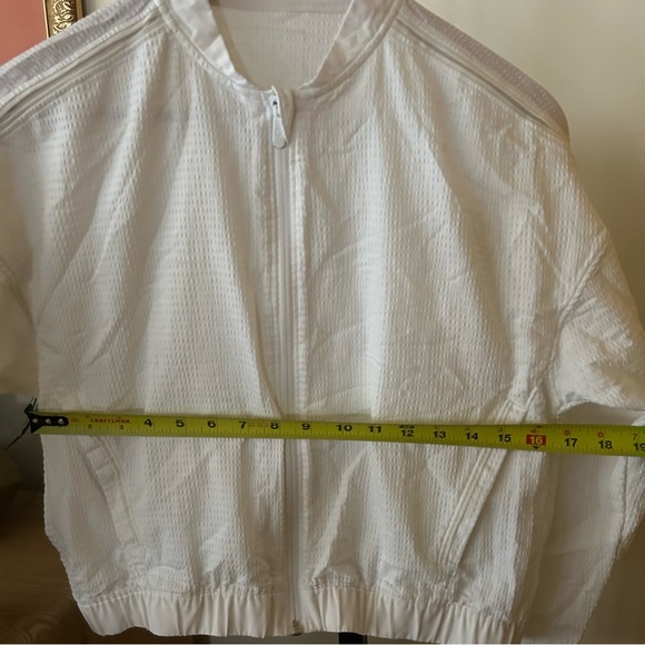 Lululemon Pack Light‎ Bomber Cropped Jacket Cinch White Packable Zip Up Size 2 - Picture 11 of 14